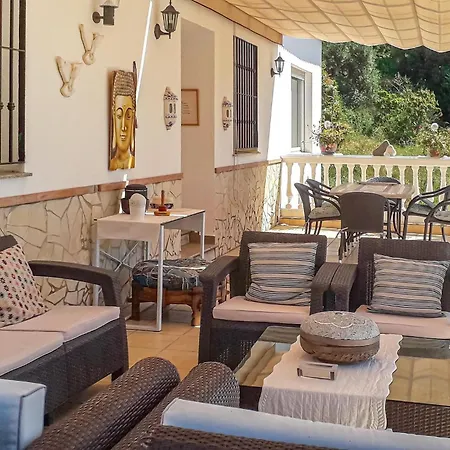 In With Private Swimming Pool, Be Inside Or Outside Holiday home